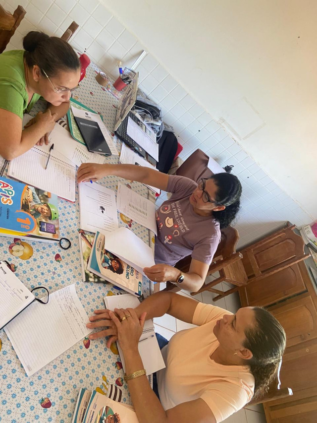 AÇOES DA COORDENADORA E DAS FORMADORAS